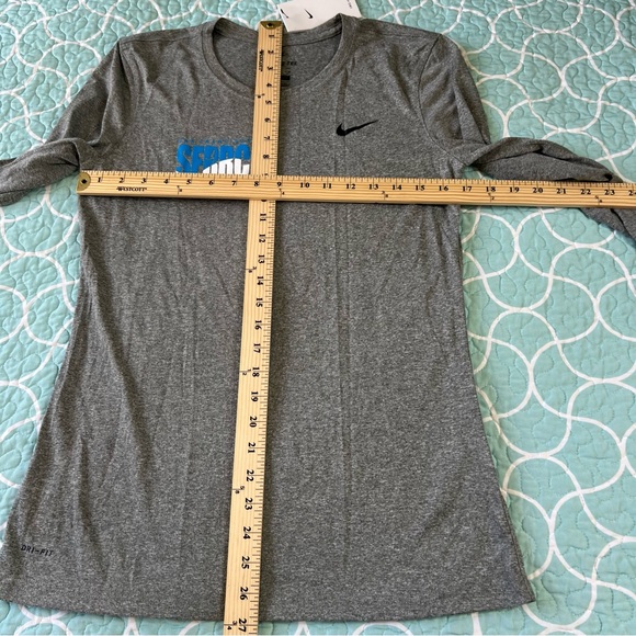 San Francisco 20 Years Road Runners Club Nike Gray Legend Women’s Size M Tee NWT - Picture 3 of 9